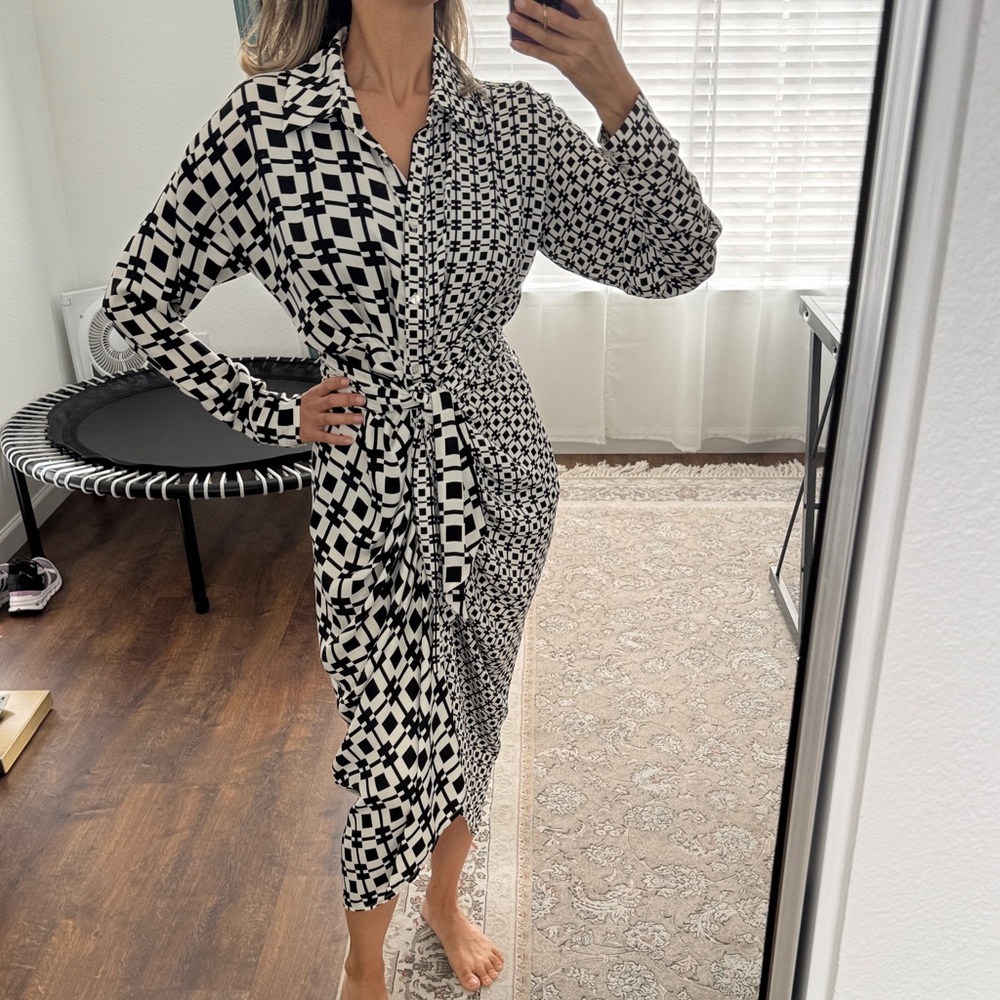Steve Madden Monochrome geometric Long Sleeve button up Dress